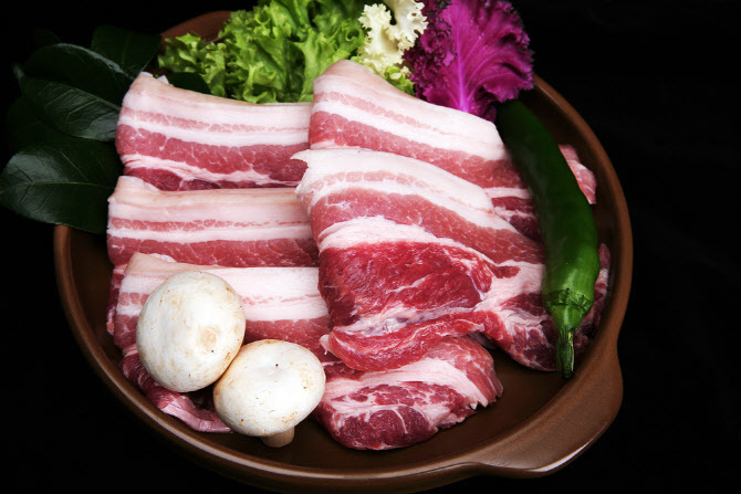 지방의 재발견... 연초 회식 단골 '삼겹살', 김치와 함께 보면 달라진... - 뉴스 썸네일 이미지