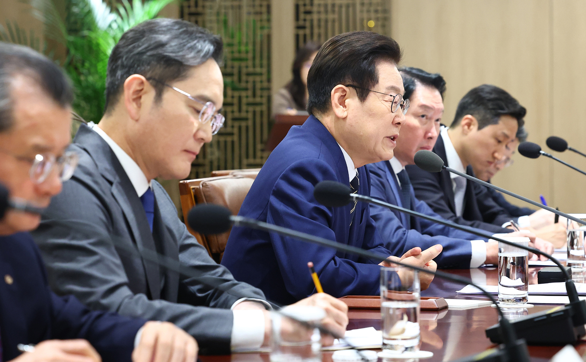 이재명 대통령, 재계 총수들과 관세협상 후속 논의…“기업 노력 덕분”