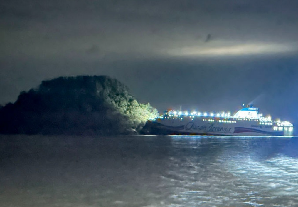 무인도 좌초 여객선 항해 선원, 휴대전화 딴짓하다가 ‘충돌’