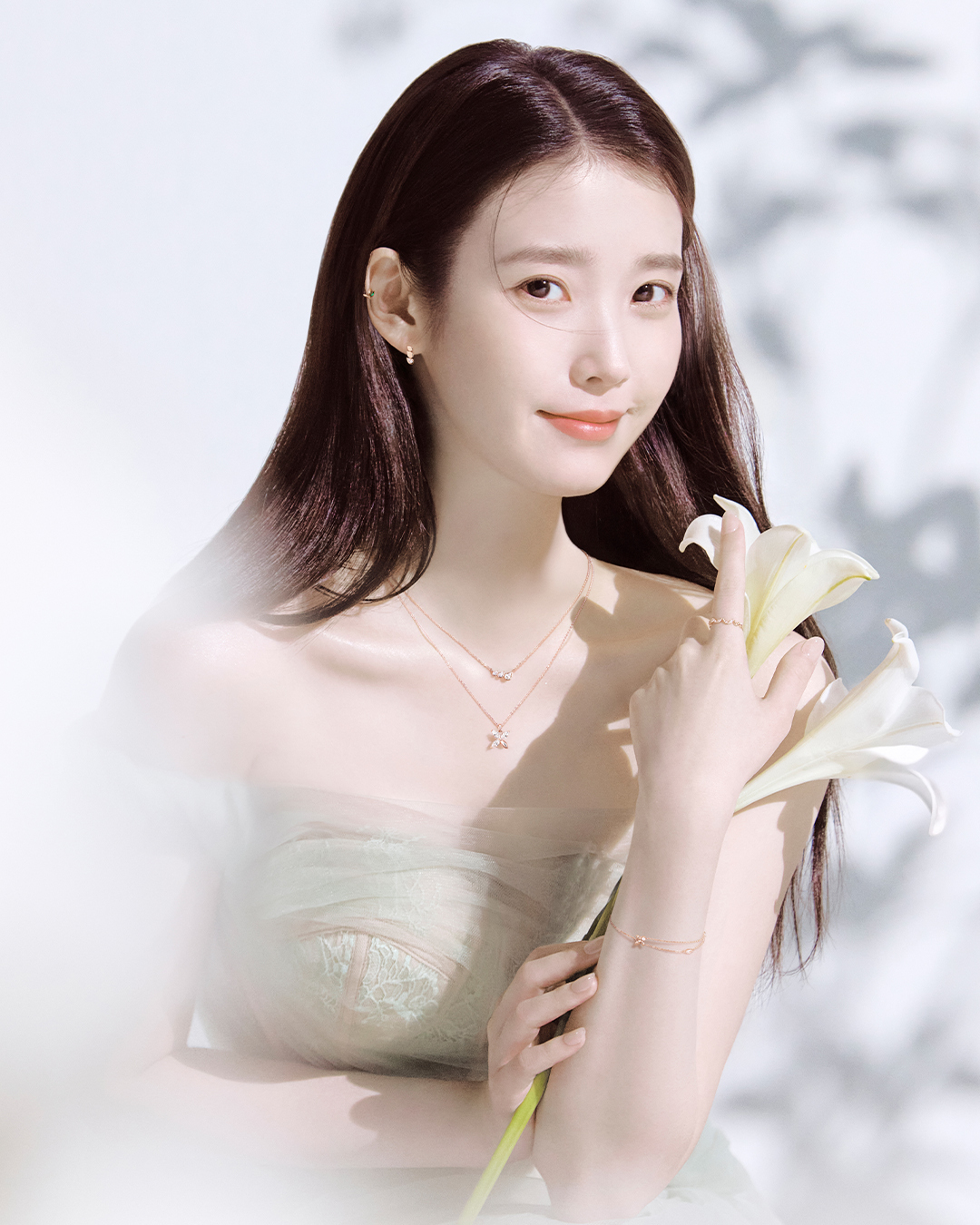 가수겸 배우 아이유. 자료=제이에스티나(J.ESTINA) 제공