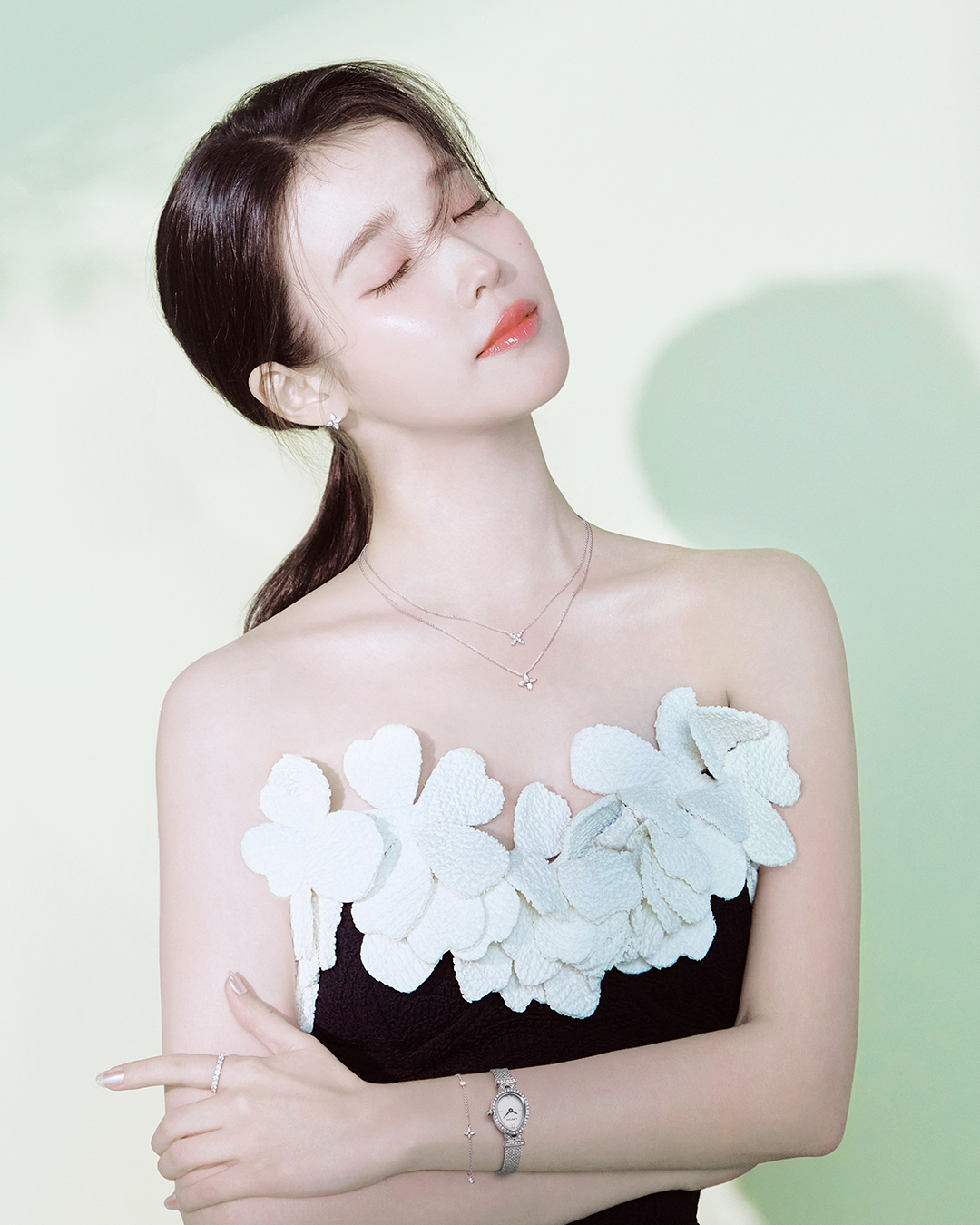 가수겸 배우 아이유. 자료=제이에스티나(J.ESTINA) 제공