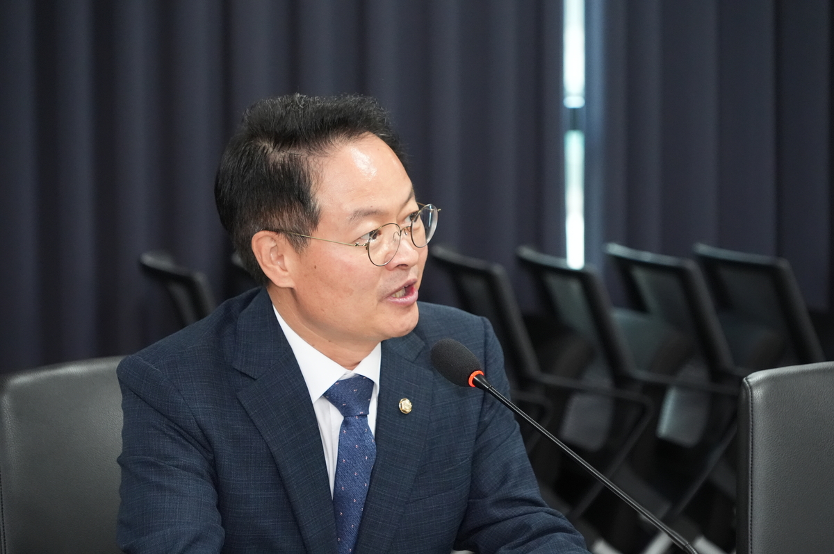 발언하는 허영 의원