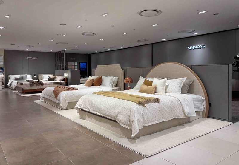 시몬스&nbsp;침대가&nbsp;‘시몬스&nbsp;롯데백화점&nbsp;일산점’을&nbsp;리뉴얼&nbsp;오픈해&nbsp;쾌적한&nbsp;쇼핑&nbsp;환경을&nbsp;제공한다. 사진=시몬스