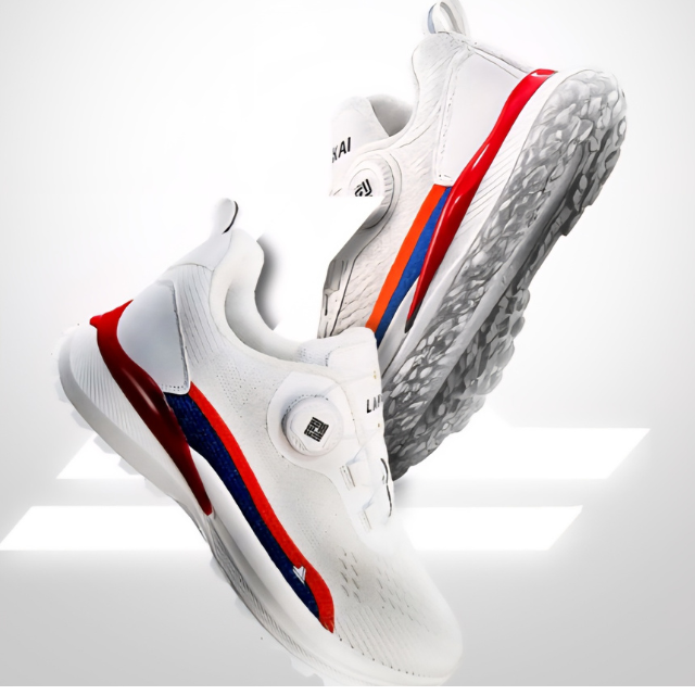 사진=라카이코리아 kr태극웨이브 스니커즈