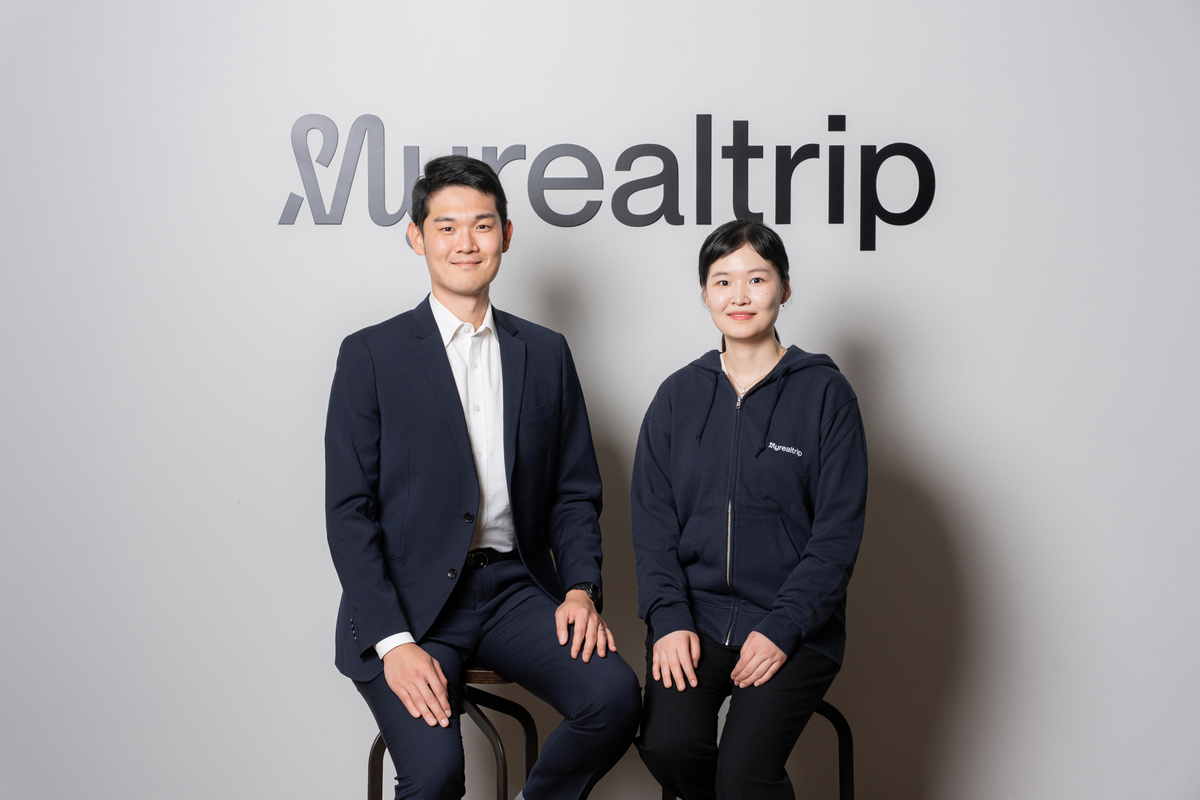 마이리얼트립 주진명 CFO(왼쪽)와&nbsp;허원진 CTO. 마이리얼트립 제공