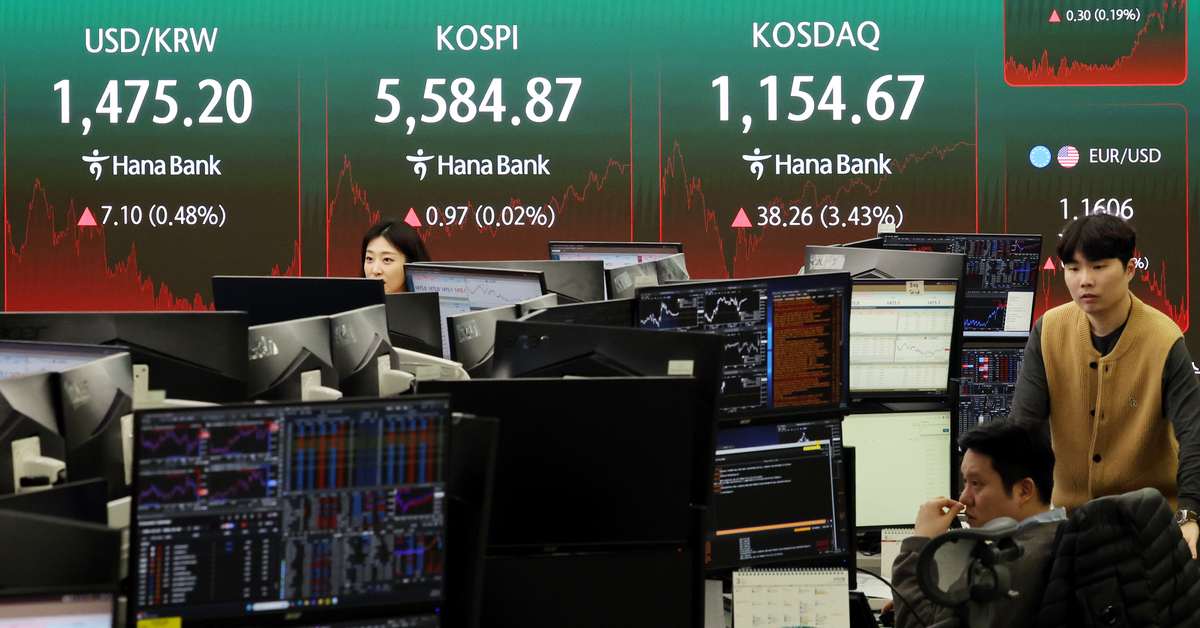 6일 오후 서울 중구 하나은행 딜링룸. 뉴시스