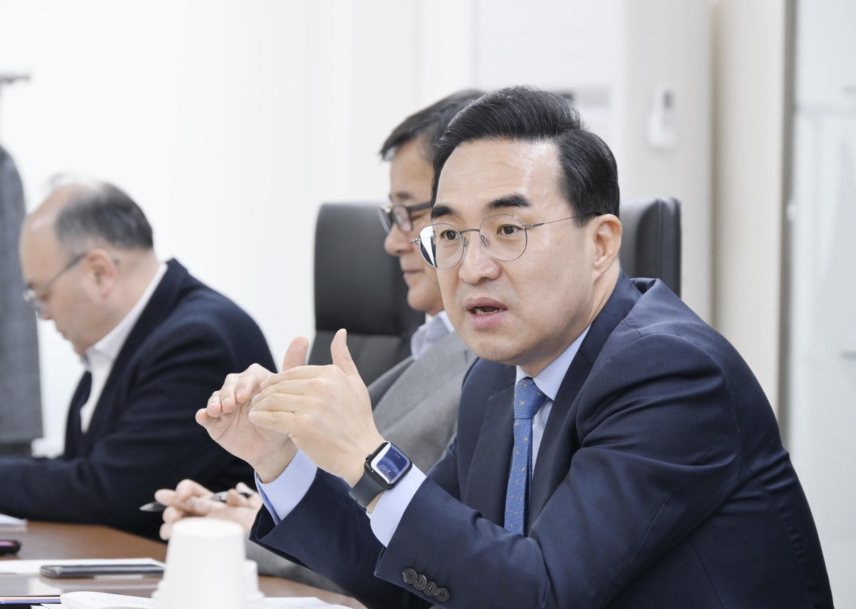 박홍근 기획예산처 장관 후보자가 지난 17일 서울 중구 예금보험공사에서 민생안정 분야 정책간담회를 주재하고 있다. 기획예산처 제공