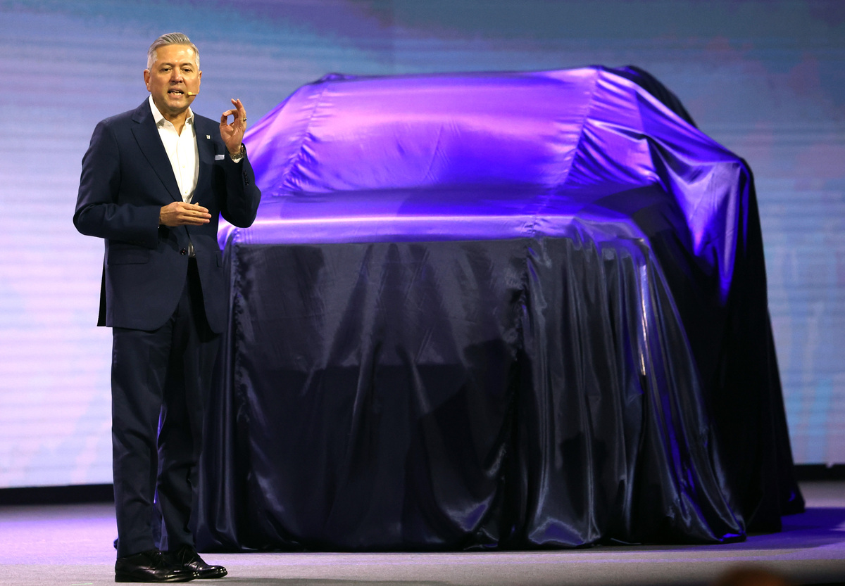 헥터 비자레알 GM 한국사업장 사장이 16일 오전 경기 광명시 아이벡스 스튜디오에서 열린 캐딜락 더 뉴 에스컬레이드 출시 행사에서 발언을 하고 있다. 뉴시스