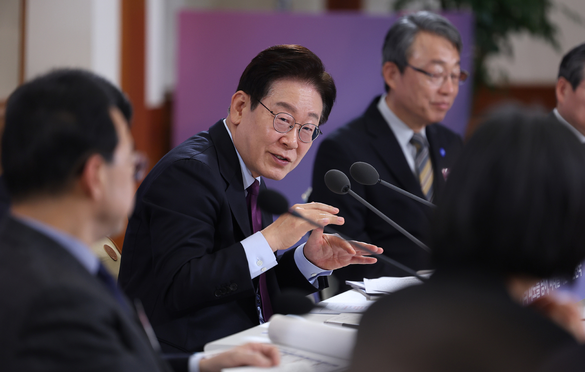 이재명 대통령이 9일 청와대에서 열린 국민경제자문회의 제1차 전체회의에서 발언하고 있다. 뉴시스