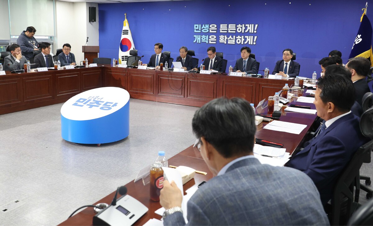 유동수 더불어민주당 중동대응특위 위원장이 13일 오전 서울 여의도 국회에서 열린 중동사태 경제대응특위 제3차 회의에서 발언하고 있다. 뉴시스