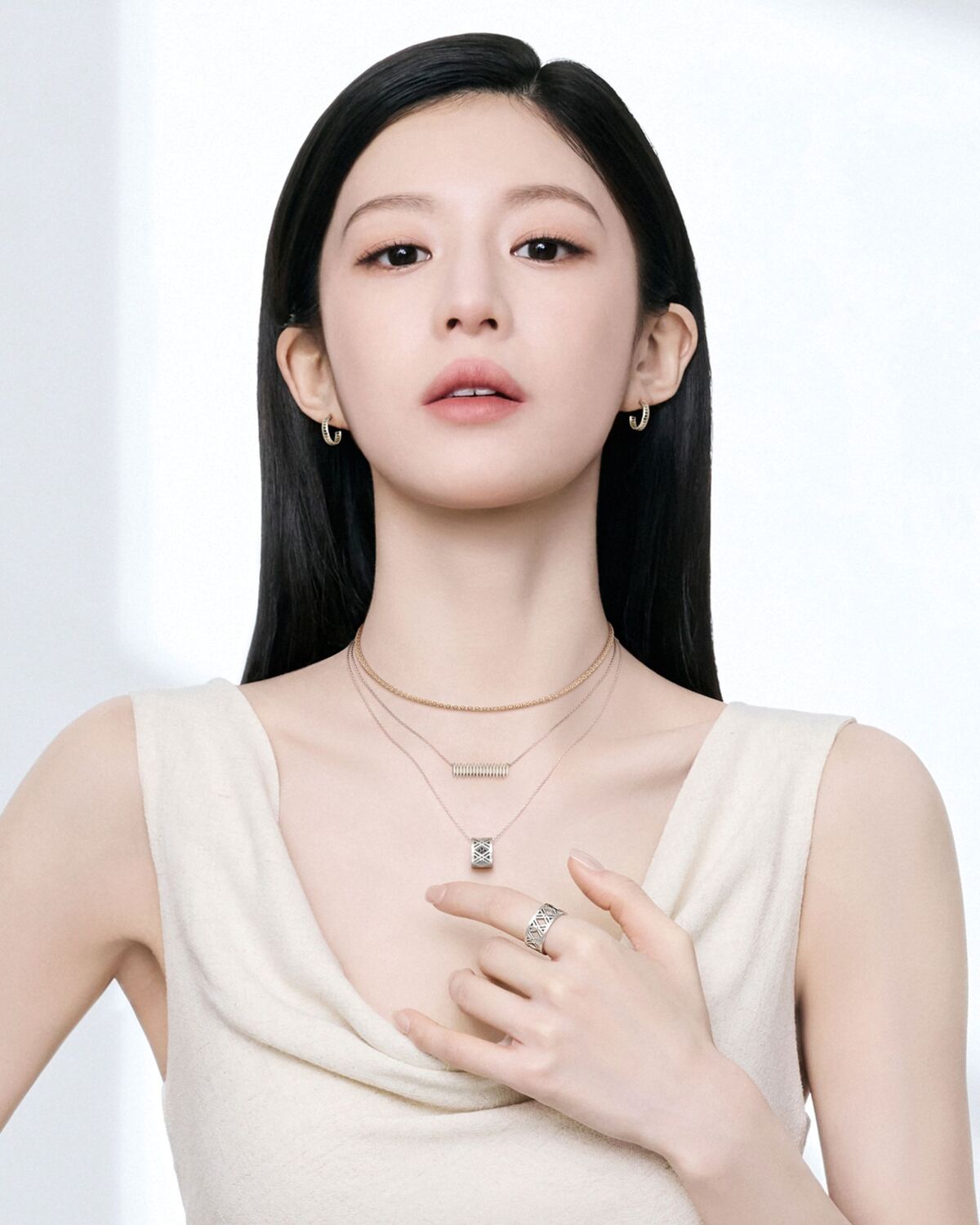 고윤정의&nbsp;디디에 두보&nbsp;‘26 SS&nbsp;센슈얼 컬렉션’&nbsp;광고 캠페인.