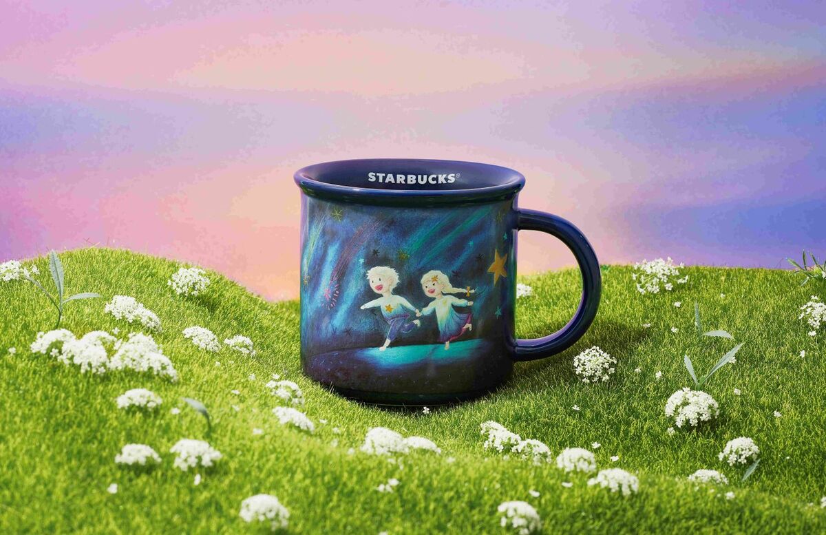 금상 수상작이자 유경룡 작가의&nbsp;‘다름을 잇고 별빛을 향해 달린다’를 담은 커뮤니티 스텔라 시온 머그. 스타벅스 코리아 제공