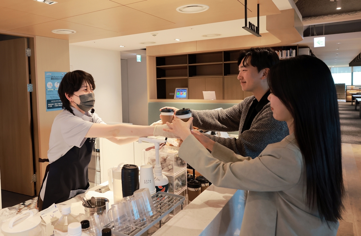 한화 금융계열사가&nbsp;장애인 고용의&nbsp;지속가능 모델을 제시하며 사회공헌 확대에 앞장섰다.&nbsp;한화생명 제공