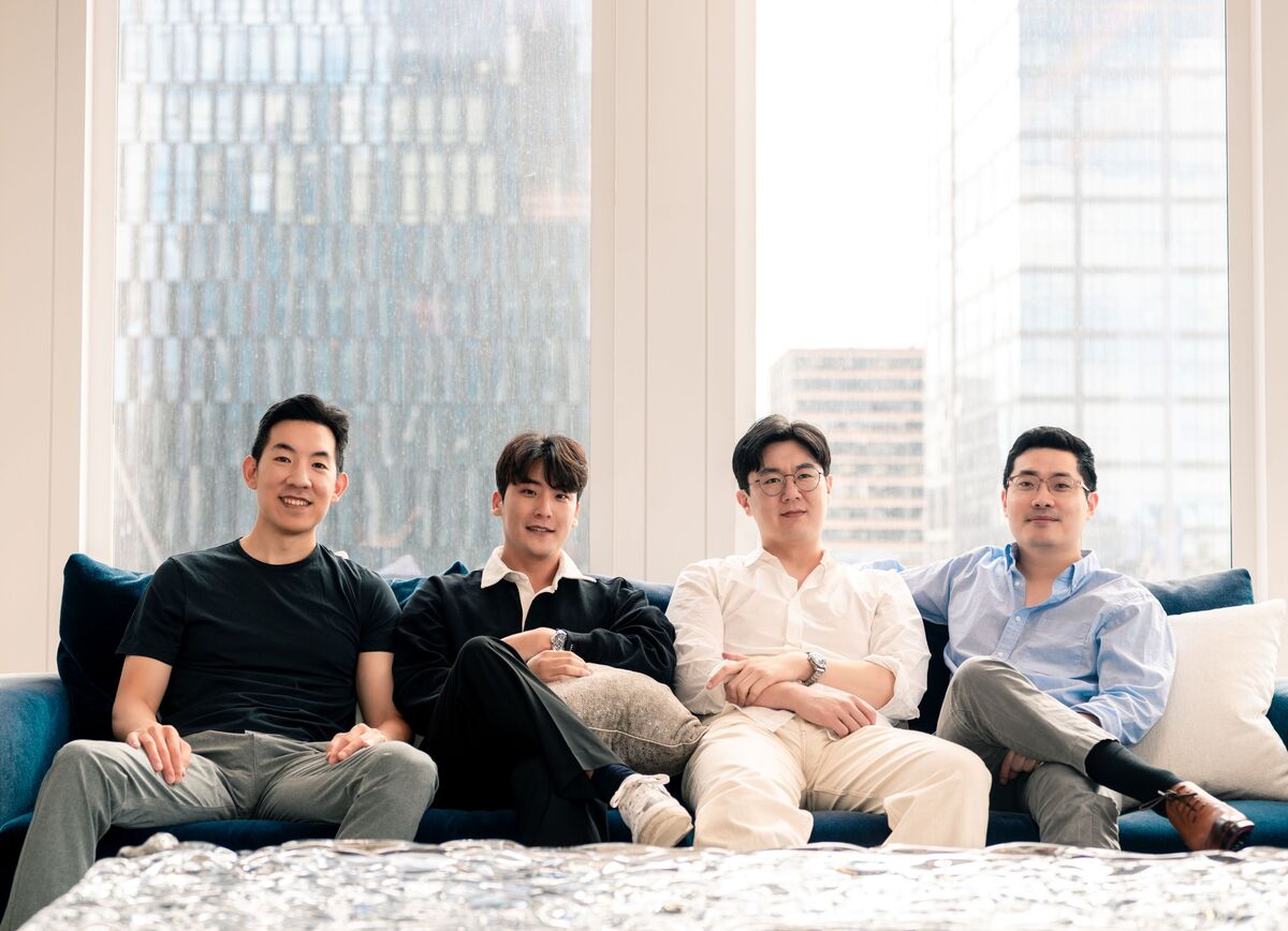 바이브 AI가 한국 시장에 도전장을 냈다. 왼쪽부터 비브라늄랩스 공동 창업자인 찰스 김 CTO, 이상만 대표, 태니 강 COO, 팀 황 이사회의장. 비브라늄랩스 제공