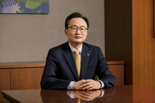 이환주 행장이 이끄는 KB국민은행이 올해 2분기 경영실적에서 당기순이익 1조1244억원을 기록하면서 총 상반기&nbsp;누적 당기순이익 2조2254억원을 달성했다.&nbsp;KB국민은행 제공