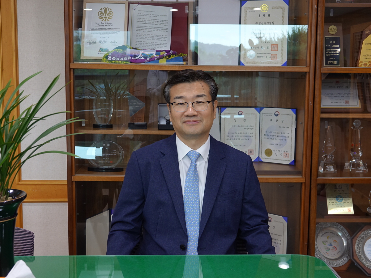 오형근 우정인재개잘원장은 “AI 전환 시대에도 교육의 대상과 중심은 사람”이라며 “기술을 잘 다루는 인재를 넘어 국민의 신뢰를 바탕으로 더 나은 우정서비스를 제공하는 인재를 키우는 것이 교육의 본질”이라고 강조했다.&nbsp;우정인재개발원 제공