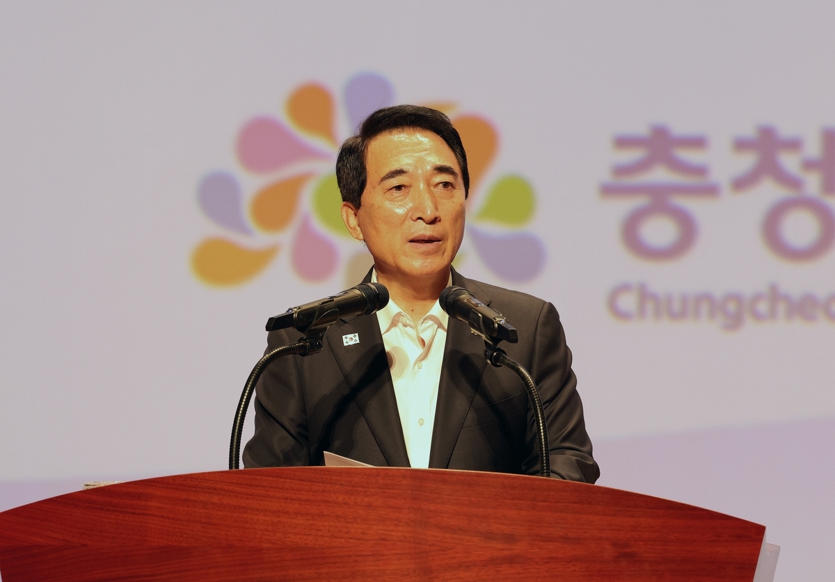 8월 3일 취임 후 첫 직원 월례모임에 참석한 박수현 충남지사. 사진= 충남도 제공