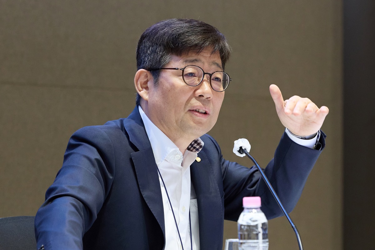 유상대 한국은행 부총재가 11일 오전 서울시 중구 한국은행에서 열린 기자간담회에서 발언하고 있다. 한국은행 제공