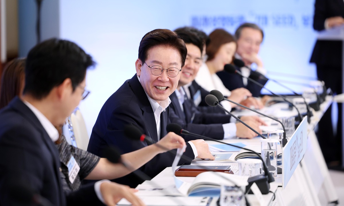 이재명 대통령이 12일 청와대에서 열린 미래성장동력 7대 SEED 보고회에서 발언하고 있다. 뉴시스