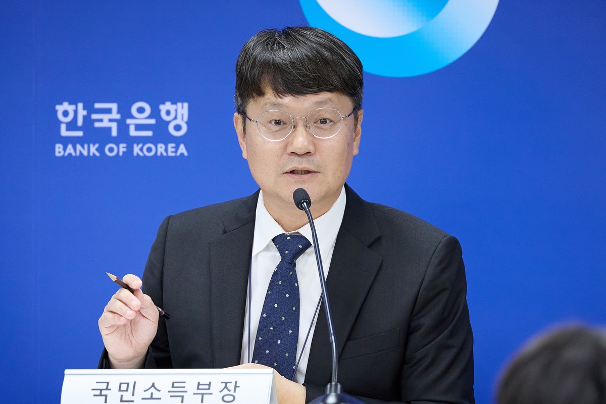 김화용 한국은행 경제통계2국 국민소득부장이 8일 오전 서울 중구 한국은행에서 열린 ‘2026년 2/4분기 국민소득(잠정)’ 설명회에서 발언하고 있다. 한국은행 제공