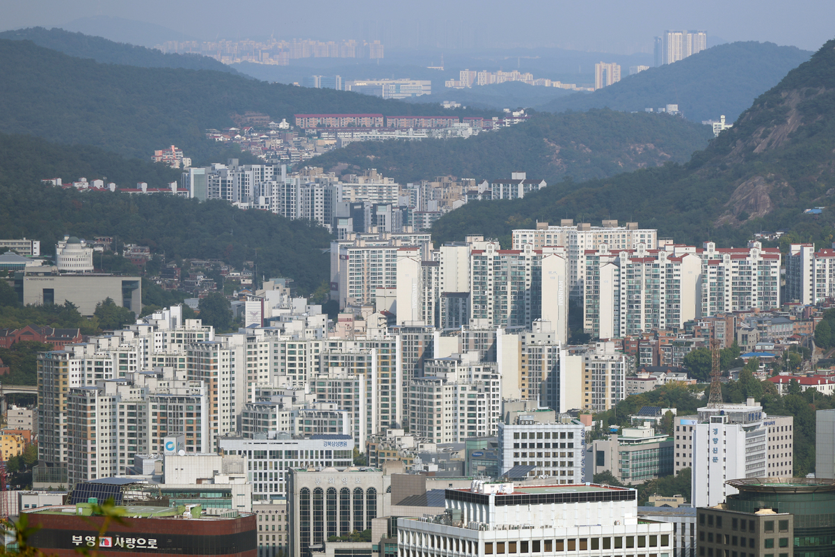 서울 남산에서 바라본 시내 아파트 모습. 뉴시스