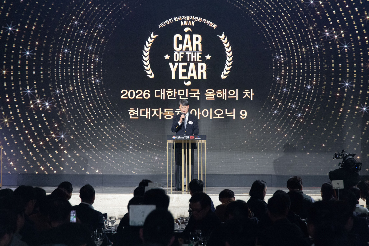 윤효준 현대자동차 국내사업본부장이 아이오닉9의 '2026 대한민국 올해의 차' 수상에 대해 소감을 말하고 있다. 한국자동차전문기자협회 제공