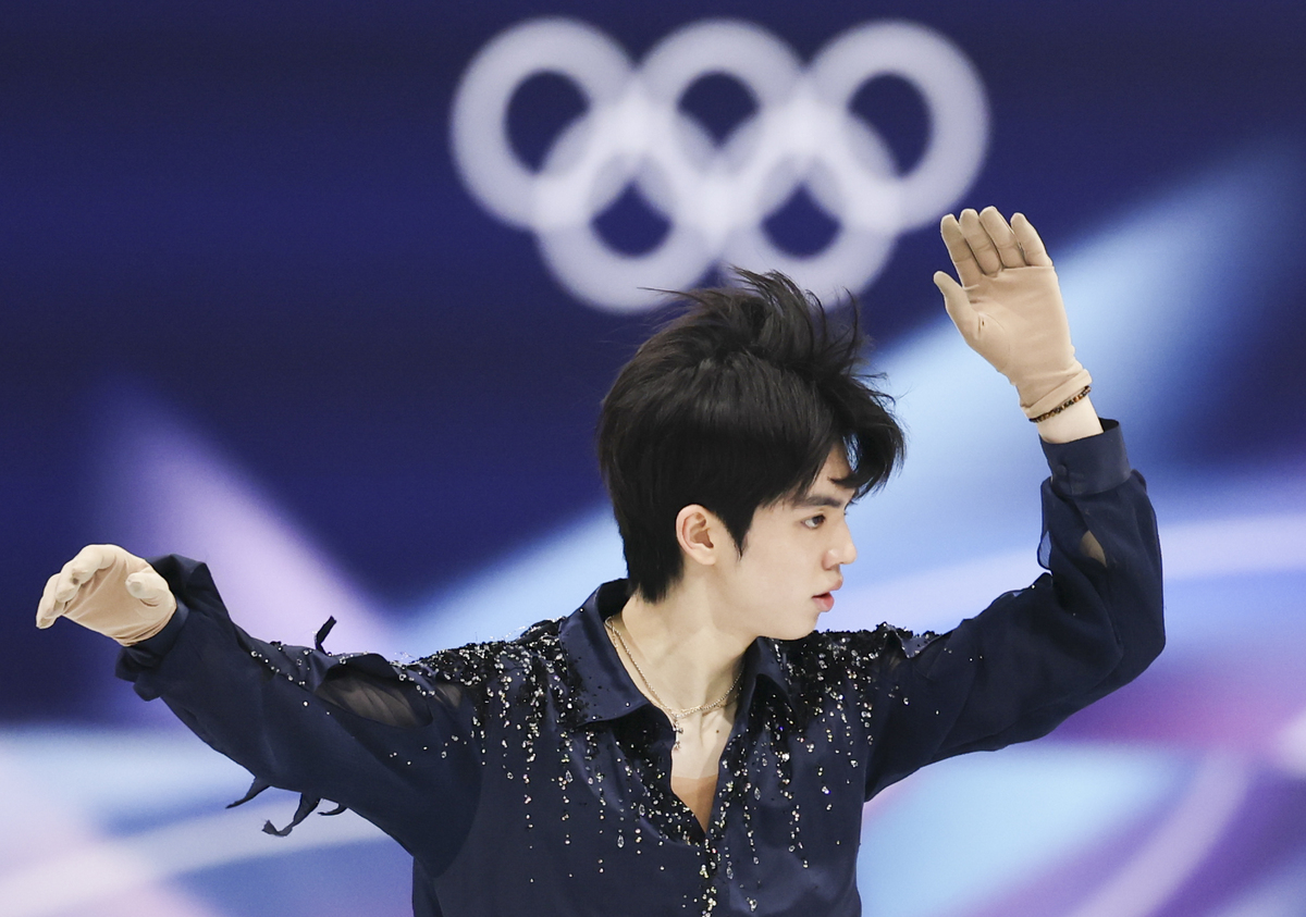 [밀라노=뉴시스] 김근수 기자 = 피겨스케이팅 팀 이벤트 남자 싱글 차준환이 7일(현지 시간) 이탈리아 밀라노 아이스 스케이팅 아레나 경기장에서 열린 2026 밀라노·코르티나 담페초 동계올림픽 팀 이벤트 단체전 남자 싱글 쇼트 프로그램에서 연기를 펼치고 있다. 2026.02.07. ks@newsis.com