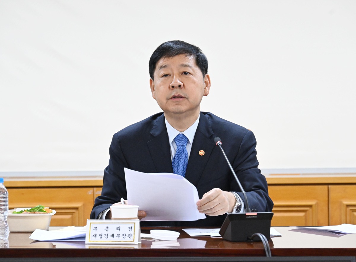 구윤철 부총리 겸 재정경제부 장관이 13일 오전 서울 중구 은행연합회에서 열린 시장상황점검회의에서 발언하고 있다. 뉴시스