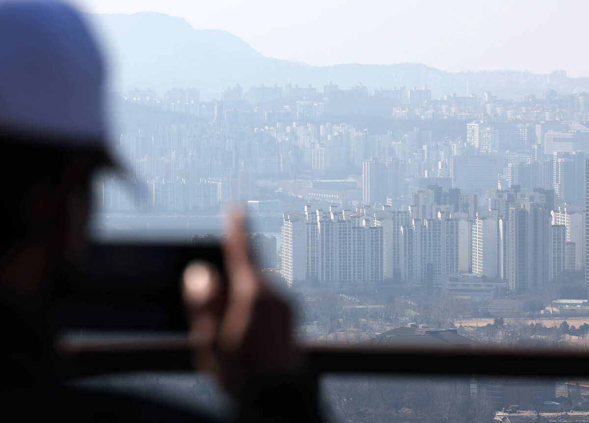서울 중구 남산에서 바라본 서울 도심 아파트 모습. 뉴시스