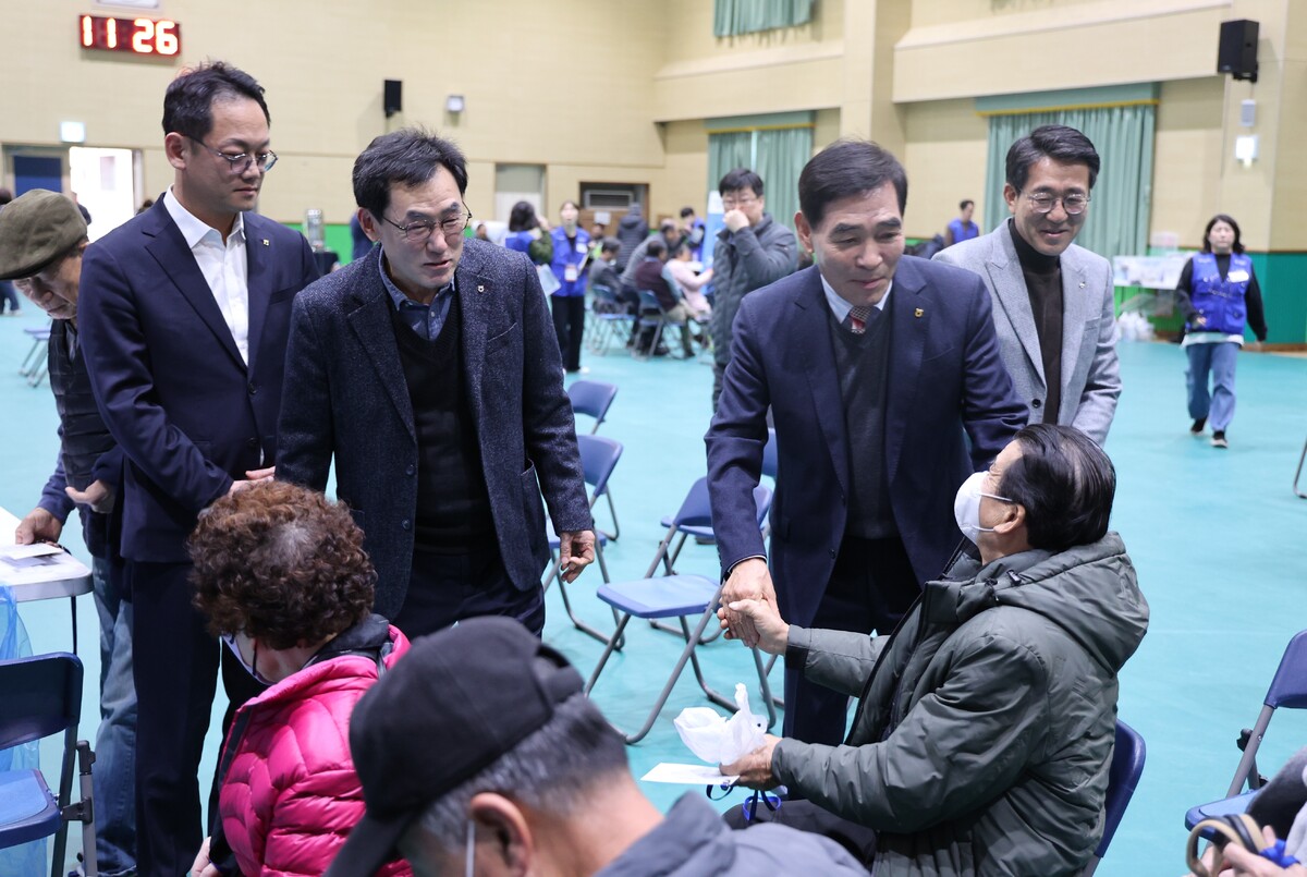 NH농협생명이 올해 첫 농촌 의료봉사에 나섰다. NH농협생명 제공