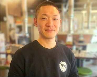 ‘308바이코트’&nbsp;1호&nbsp;수상자&nbsp;뭉텅&nbsp;오목교점&nbsp;손상태&nbsp;대표. 사진=폴리페놀팩토리