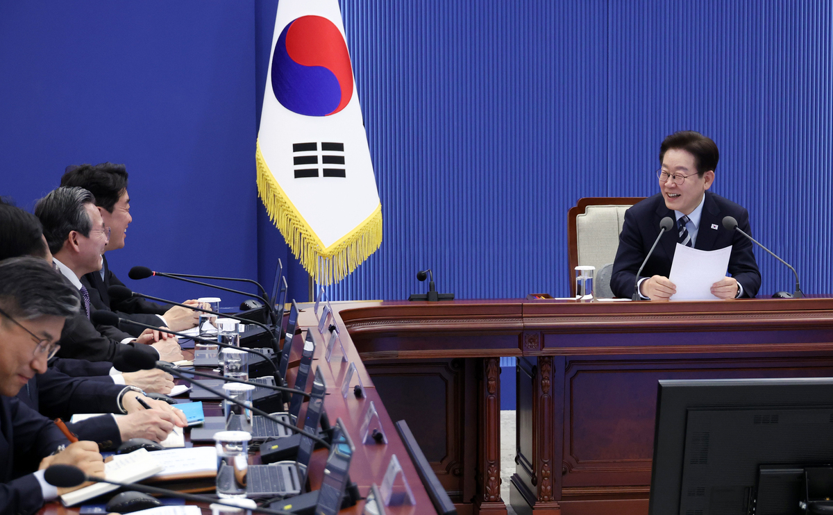 이재명 대통령 “석유 최고가격제 위반 주유소 신고해달라