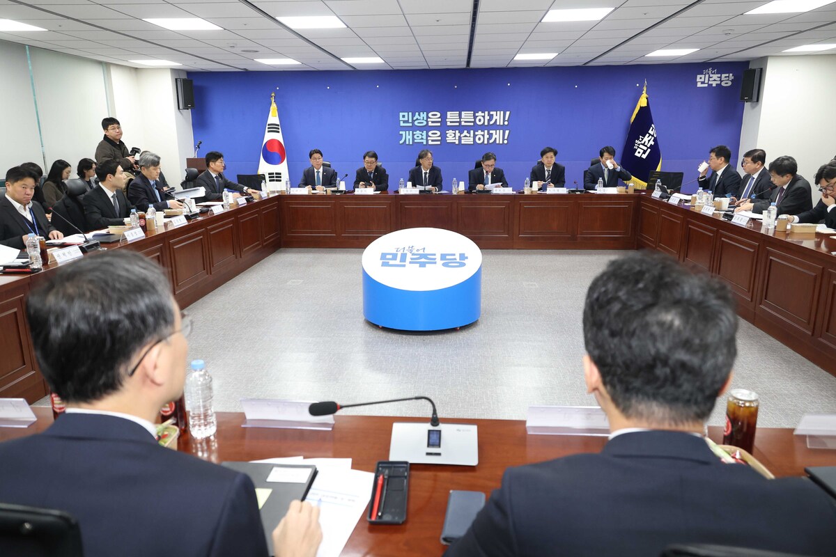 유동수 더불어민주당 유동수 TF 위원장이 16일 오전 서울 여의도 국호에서 열린 중동사태 경제대응 TF 제2차 회의에서 발언을 하고 있다. 뉴시스