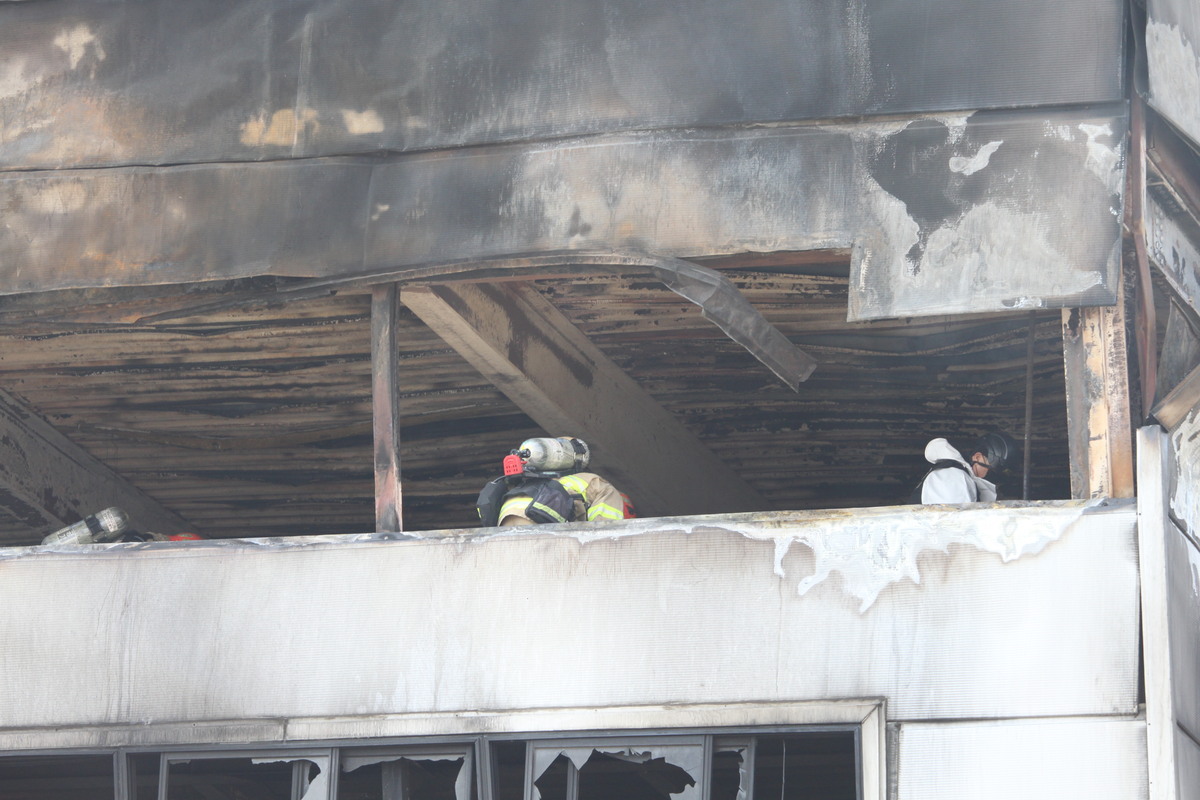 21일 오전 11시 대전 안전공업 화재 현장에서 합동감식이 시작됐다. 뉴시스