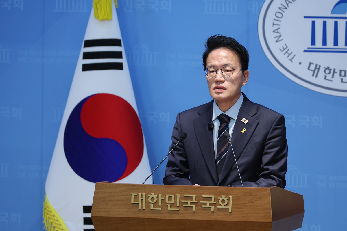 박주민 더불어민주당 서울시장 경선 후보가 22일 서울 여의도 국회 소통관에서 현안 기자회견을 하고 있다. 뉴시스