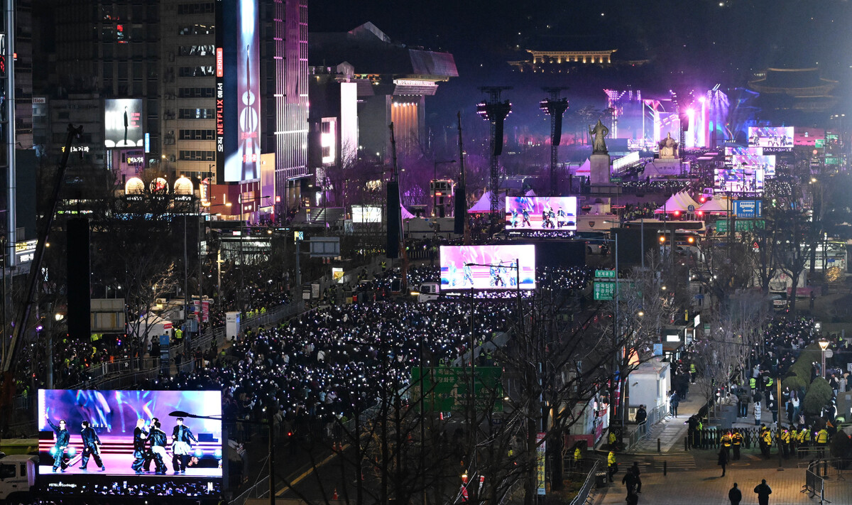 3년 9개월 만에 완전체로 복귀하는 방탄소년단(BTS)의 'BTS 컴백 라이브: ARIRANG' 공연이 서울 광화문광장 일대에서 펼쳐지고 있다. 2026.03.21 사진공동취재단