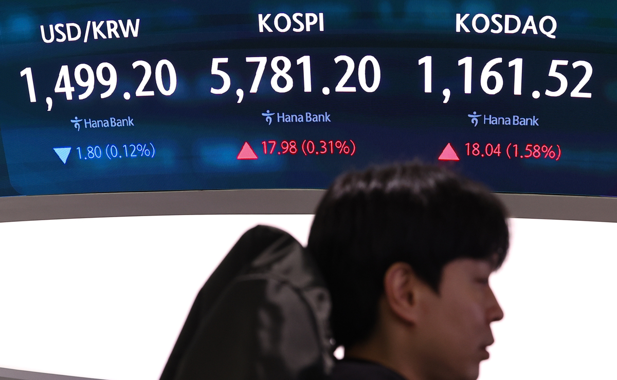 지난 20일 서울 중구 하나은행 딜링룸 전광판에 지수가 표시돼있다. 이날 서울 외환시장에서 원·달러 환율은 전 거래일(1501.0원)보다 0.4원 내린 1500.6원에 주간 거래를 마감했다. 뉴시스