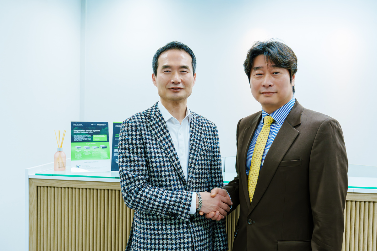 좌측 ㈜창리정보통신 정성호 총괄 이사, 우측 ㈜래안텍 윤현영 상무. 사진=창리정보통신