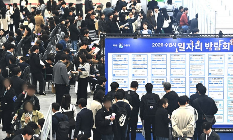 실업자 다시 100만명대 진입…4명 중 1명 청년층