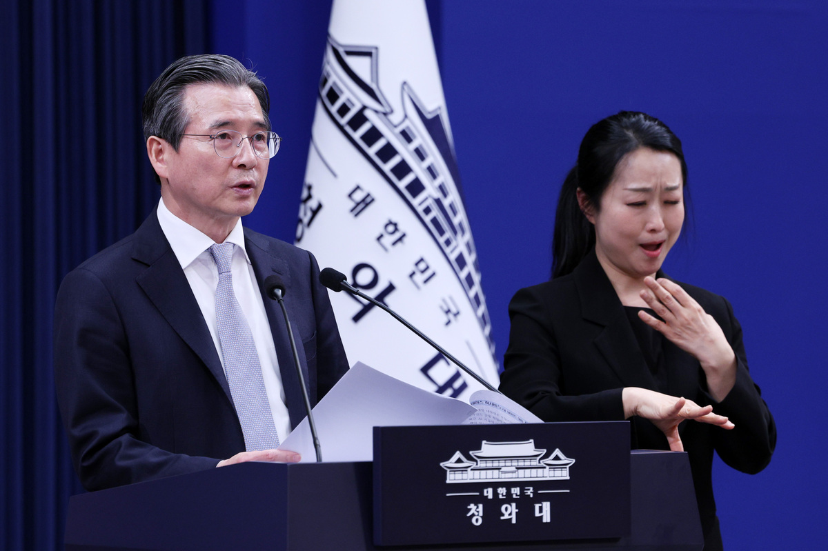 김용범 정책실장이 지난달 말 청와대 춘추관에서 데미스 하사비스 구글 딥마인드 CEO 접견 관련 브리핑을 하고 있다. 뉴시스