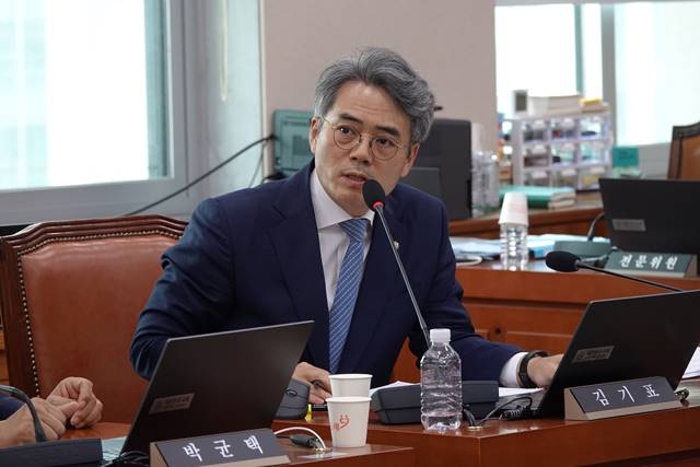 김기표 더불어민주당 의원이&nbsp;아동학대 신고의무자를 보복 위험으로부터 두텁게 보호하기 위한 법률 개정에 나섰다. 김기표 의원실 제공