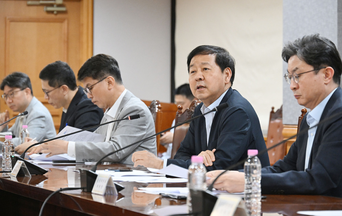 7일 구윤철 경제부총리 겸 재정경제부 장관이&nbsp;서울 중구 은행연합회에서 열린 시장상황점검회의를 주재하고 있다. 사진=뉴시스