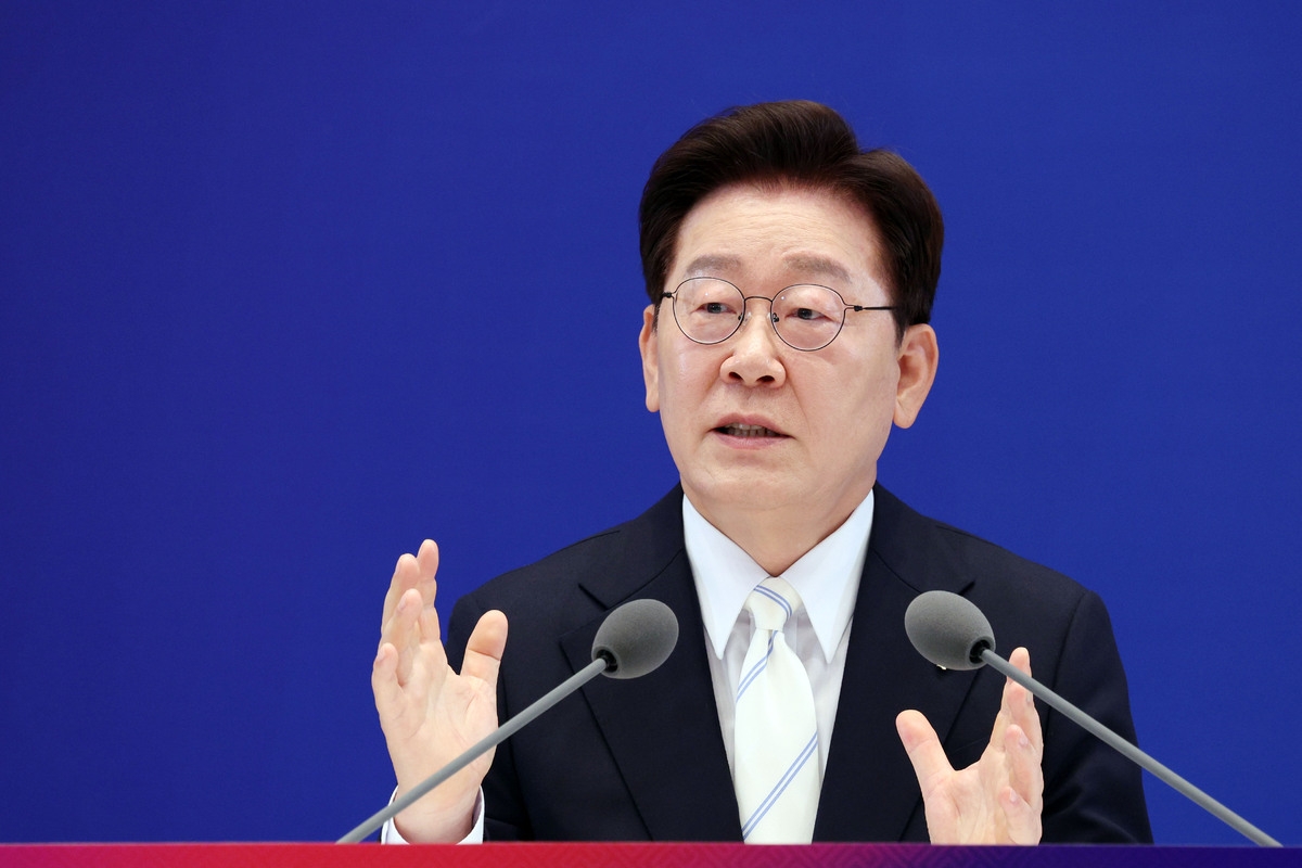 이재명 대통령이 8일 청와대 영빈관에서 열린 취임 1주년 기자회견 발언을 하고 있다. 뉴시스