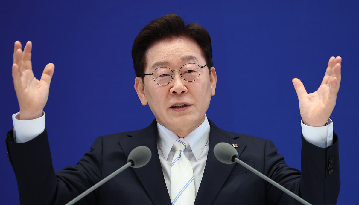 이재명 대통령이 지난 8일 청와대 영빈관에서 열린 취임 1주년 기자회견 ‘대체불가 대한민국’에서 발언하고 있다. 뉴시스
