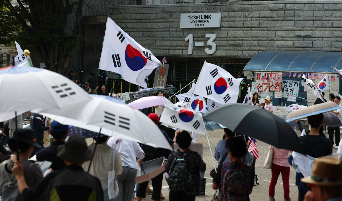 18일 오후 서울 송파구 올림픽공원 핸드볼경기장 앞. 사진=뉴시스