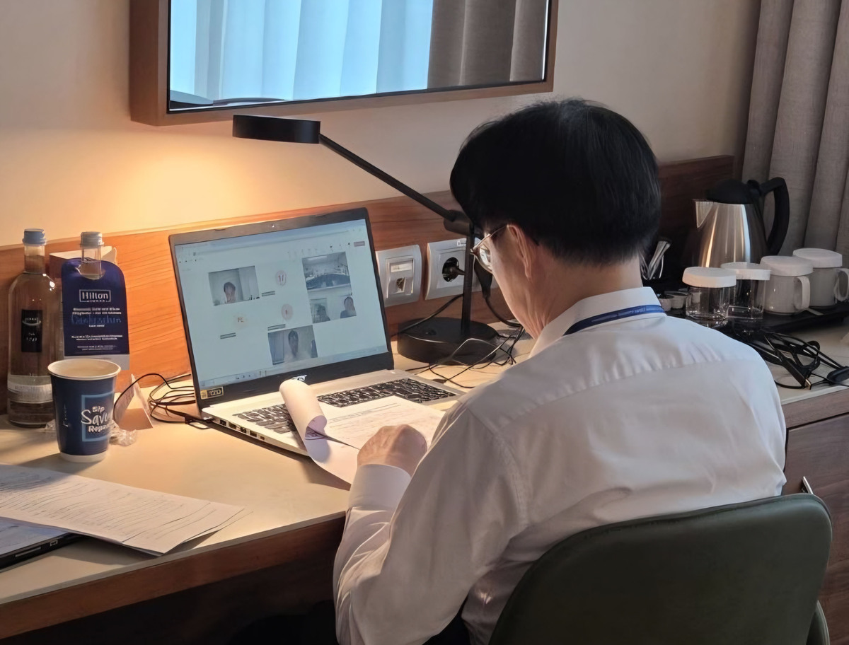 김정관 산업통상부 장관이 2일 독일 프랑크푸르트에서 화상 중동 전쟁 실물경제 긴급 점검회의를 주재하고 있다. 산업통상부 제공