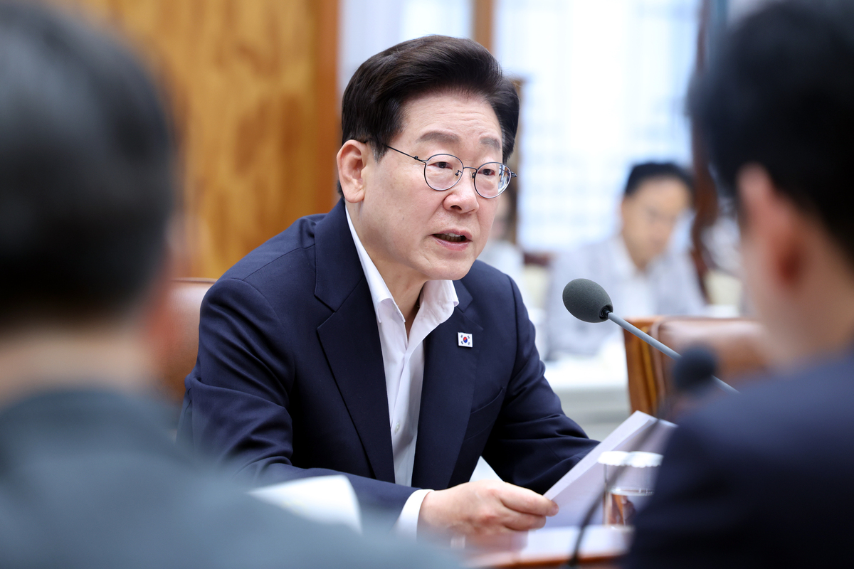 이재명 대통령이 10일 청와대에서 열린 메가프로젝트 2차 민관합동 점검회의에서 발언하고 있다. 뉴시스