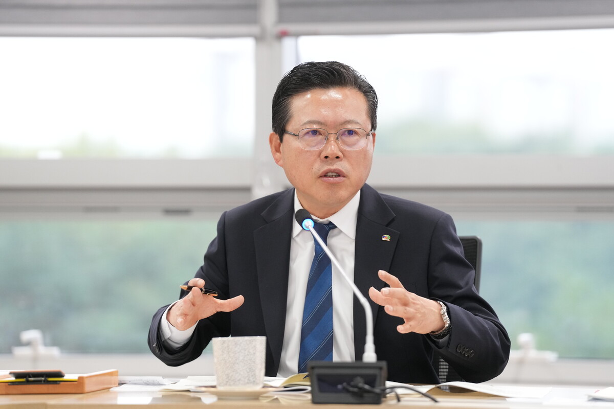 장기수 천안시장이 1일 간부회의에서 발언하고 있다. 사진= 천안시 제공