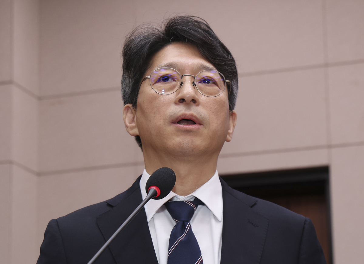 홍지선 국토교통부 장관 후보자가 16일 서울 여의도 국회에서 열린 제22대 정기국회&nbsp;국토교통위원회 국무위원후보자 인사청문회에서 질의에 답하고 있다. 뉴시스