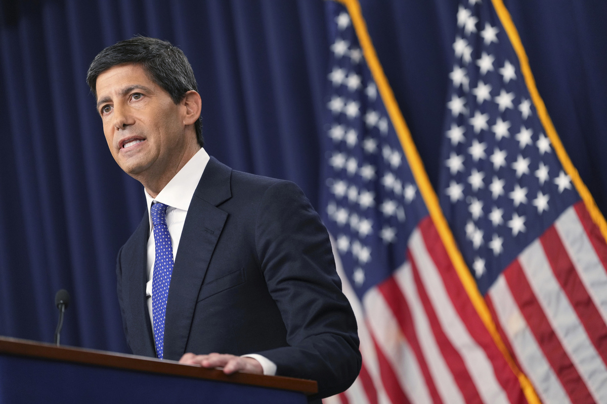 미국 연방준비제도(Fed·연준)가 3년2개월 만에 기준금리 인상을 단행한 16일(현지 시간) 케빈 워시 연준 의장이 기자회견을 진행하고 있다.&nbsp;AP/뉴시스